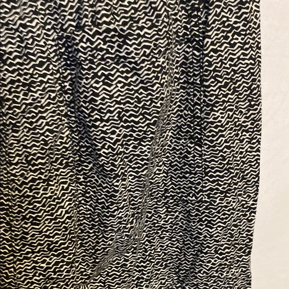 Old Navy Monochrome Patterned Joggers - Picture 7 of 9